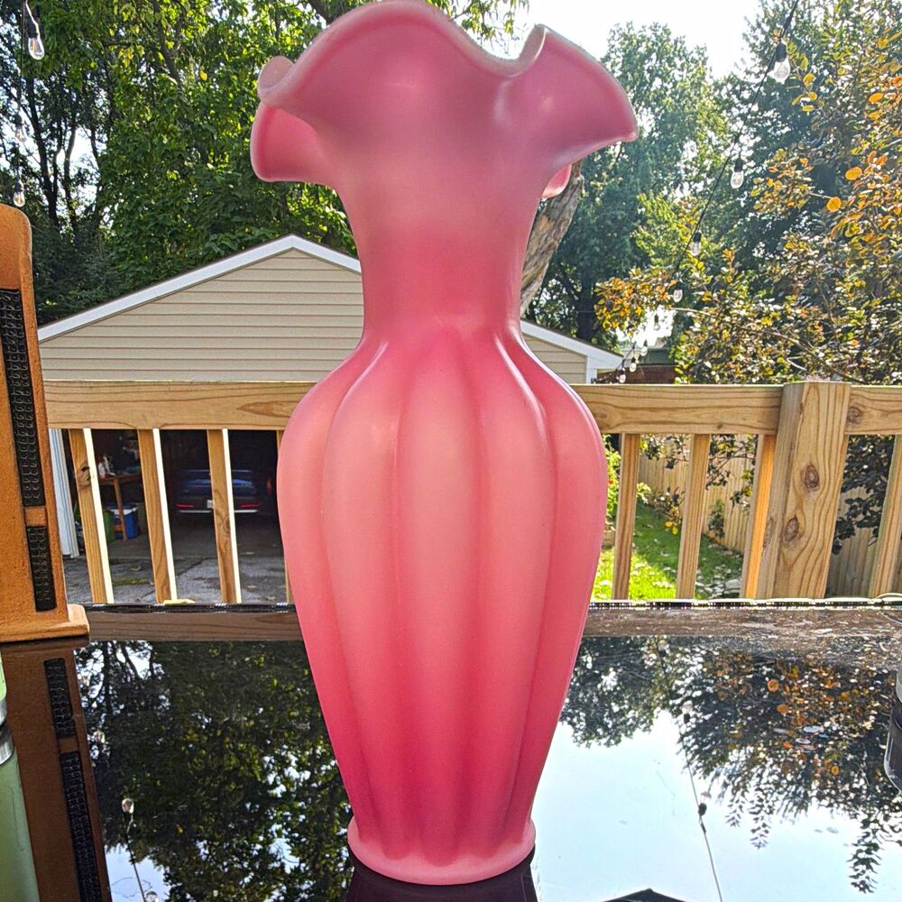 Fenton Pink Satin Glass Melon Ribbed Ruffle Rim Vase 11.5" Rose Ombre Read